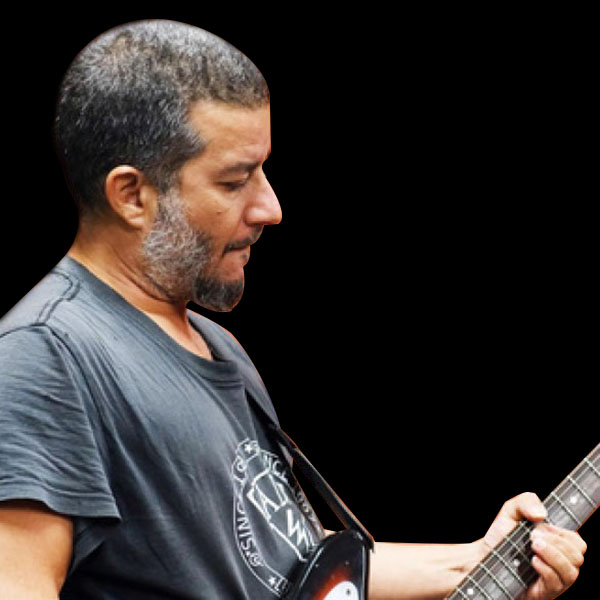 Prénom Nom, guitare